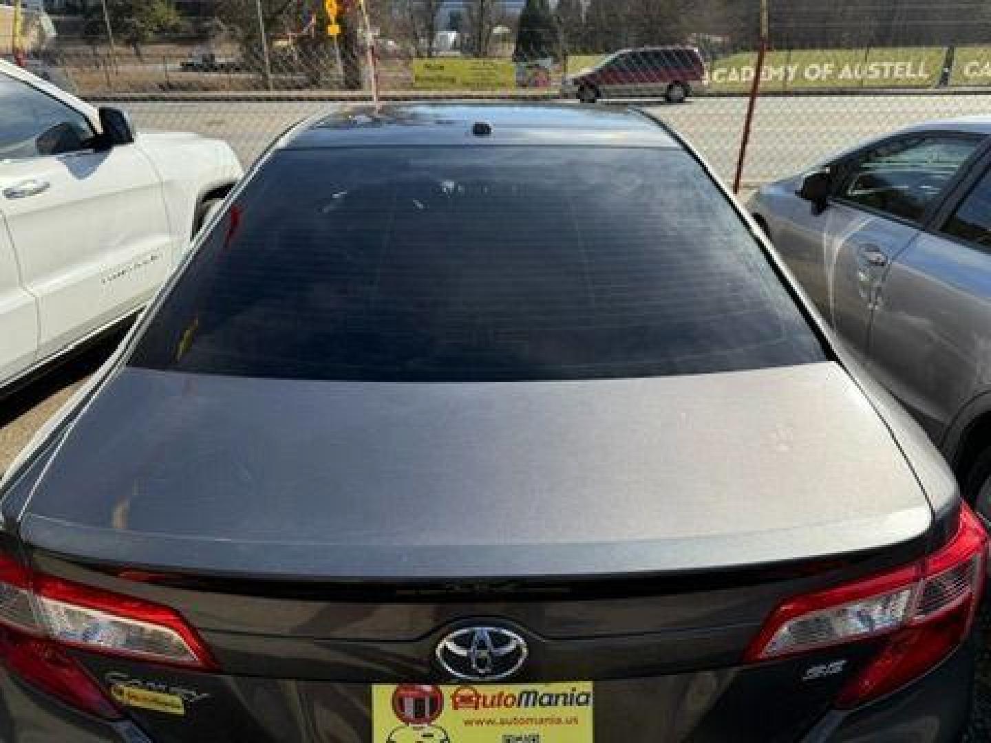 2013 Gray Toyota Camry SE (4T1BF1FK5DU) with an 2.5L L4 DOHC 16V engine, 6-Speed Automatic transmission, located at 1806 Veterans Memorial Hwy SW, Austell, GA, 30168, (770) 944-9558, 33.817959, -84.606987 - Photo#3