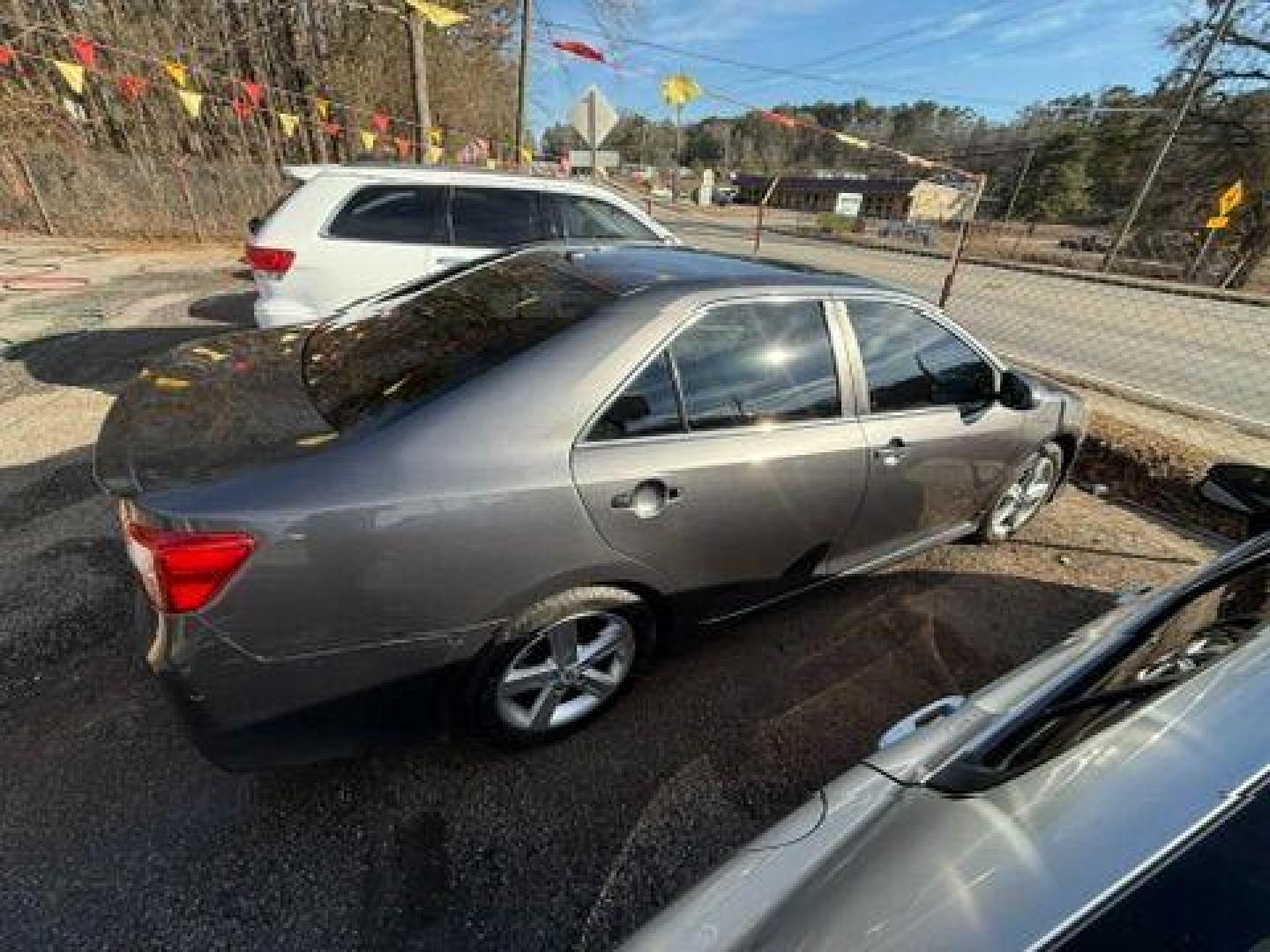 2013 Gray Toyota Camry SE (4T1BF1FK5DU) with an 2.5L L4 DOHC 16V engine, 6-Speed Automatic transmission, located at 1806 Veterans Memorial Hwy SW, Austell, GA, 30168, (770) 944-9558, 33.817959, -84.606987 - Photo#6