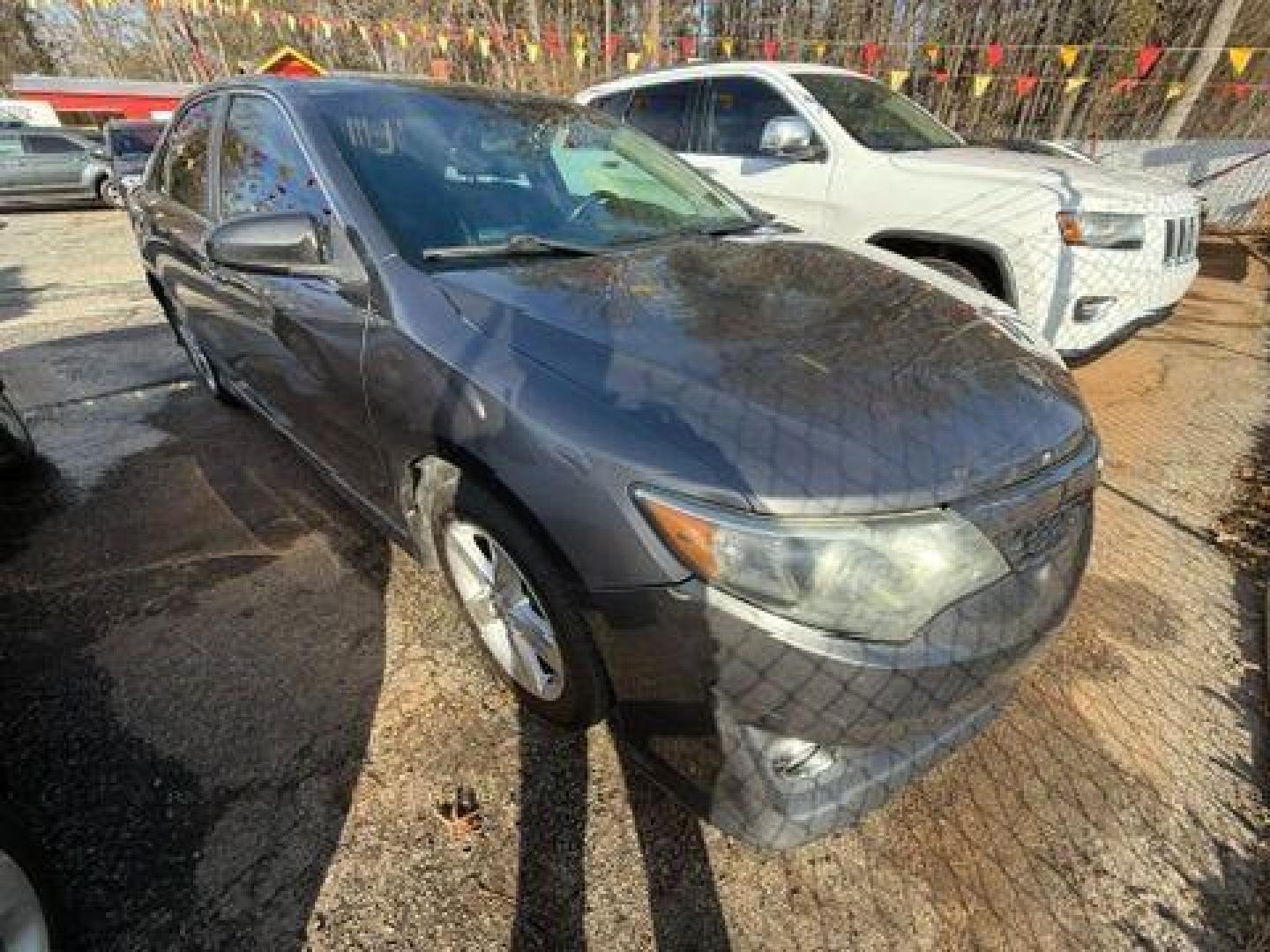 2013 Gray Toyota Camry SE (4T1BF1FK5DU) with an 2.5L L4 DOHC 16V engine, 6-Speed Automatic transmission, located at 1806 Veterans Memorial Hwy SW, Austell, GA, 30168, (770) 944-9558, 33.817959, -84.606987 - Photo#7