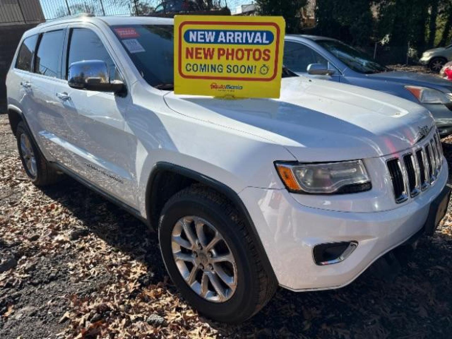 2016 White Jeep Grand Cherokee Limited 2WD (1C4RJEBG9GC) with an 3.6L V6 DOHC 24V engine, 8-Speed Automatic transmission, located at 1806 Veterans Memorial Hwy SW, Austell, GA, 30168, (770) 944-9558, 33.817959, -84.606987 - Photo#0