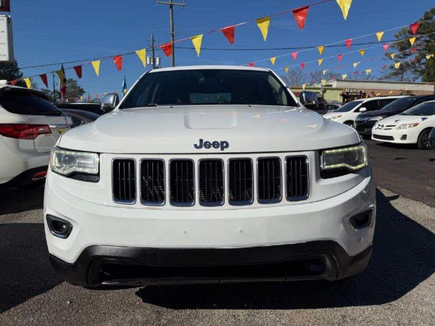 2016 White Jeep Grand Cherokee Limited 2WD (1C4RJEBG9GC) with an 3.6L V6 DOHC 24V engine, 8-Speed Automatic transmission, located at 1806 Veterans Memorial Hwy SW, Austell, GA, 30168, (770) 944-9558, 33.817959, -84.606987 - Photo#14