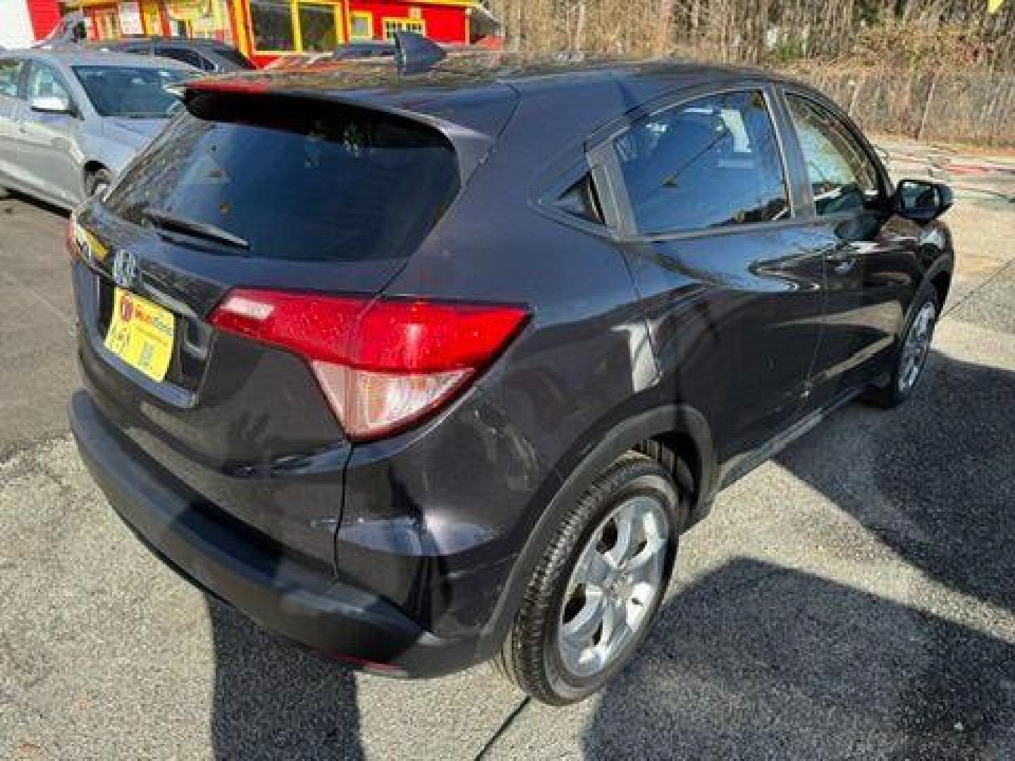 2017 Gray Honda HR-V EX 2WD CVT (3CZRU5H58HM) with an 1.8L L4 DOHC 16V engine, Continuously Variable Transmission transmission, located at 1806 Veterans Memorial Hwy SW, Austell, GA, 30168, (770) 944-9558, 33.817959, -84.606987 - Photo#9