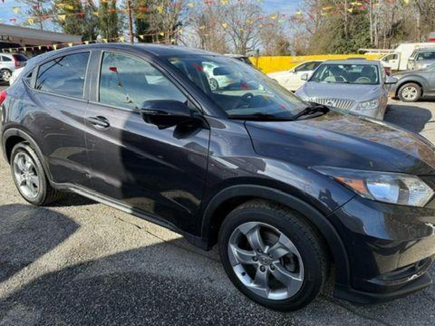 2017 Gray Honda HR-V EX 2WD CVT (3CZRU5H58HM) with an 1.8L L4 DOHC 16V engine, Continuously Variable Transmission transmission, located at 1806 Veterans Memorial Hwy SW, Austell, GA, 30168, (770) 944-9558, 33.817959, -84.606987 - Photo#11