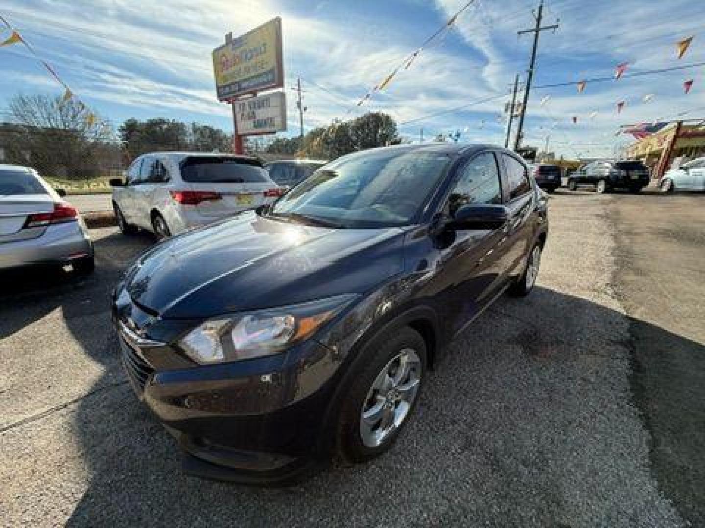 2017 Gray Honda HR-V EX 2WD CVT (3CZRU5H58HM) with an 1.8L L4 DOHC 16V engine, Continuously Variable Transmission transmission, located at 1806 Veterans Memorial Hwy SW, Austell, GA, 30168, (770) 944-9558, 33.817959, -84.606987 - Photo#3