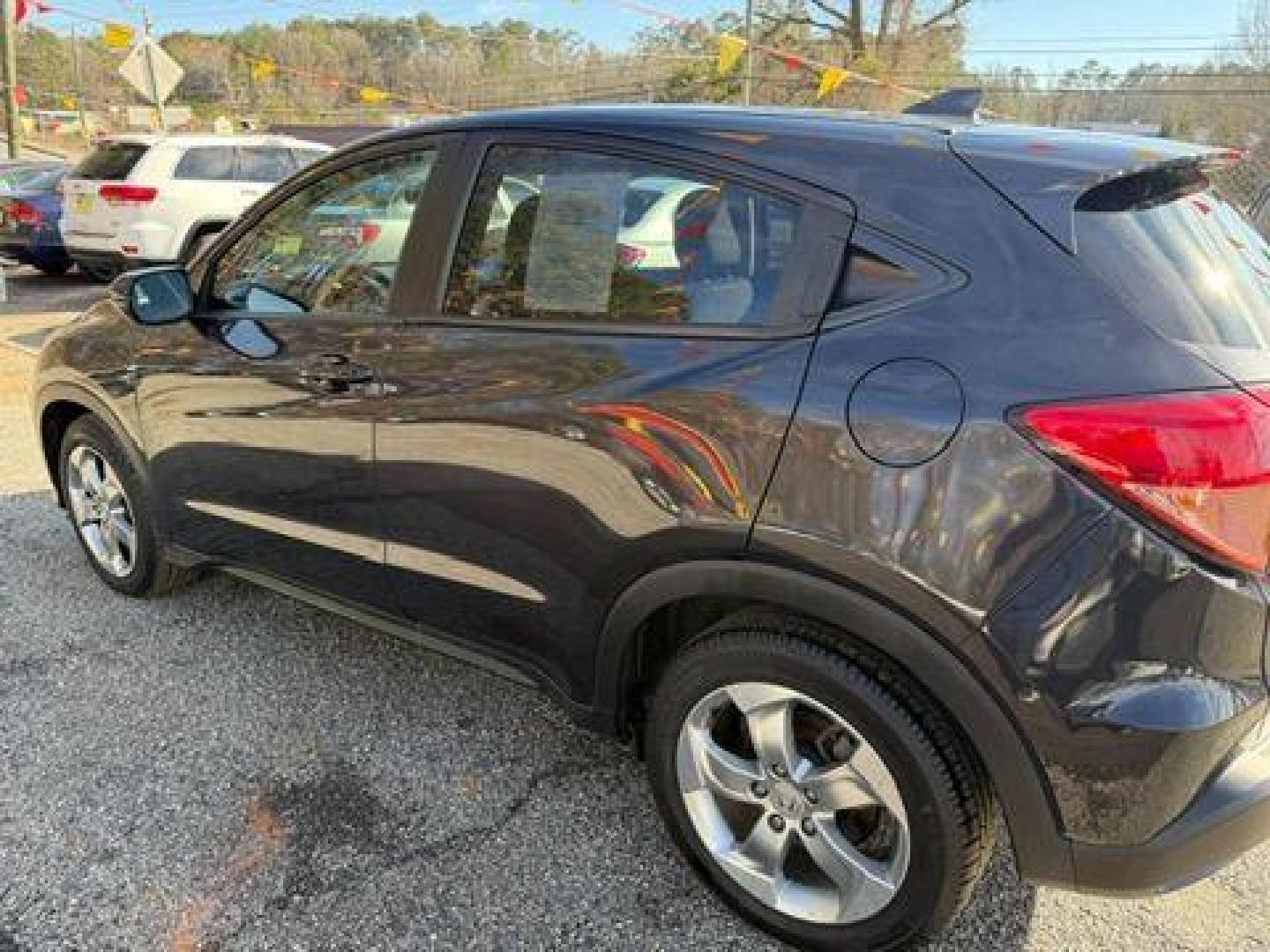 2017 Gray Honda HR-V EX 2WD CVT (3CZRU5H58HM) with an 1.8L L4 DOHC 16V engine, Continuously Variable Transmission transmission, located at 1806 Veterans Memorial Hwy SW, Austell, GA, 30168, (770) 944-9558, 33.817959, -84.606987 - Photo#5