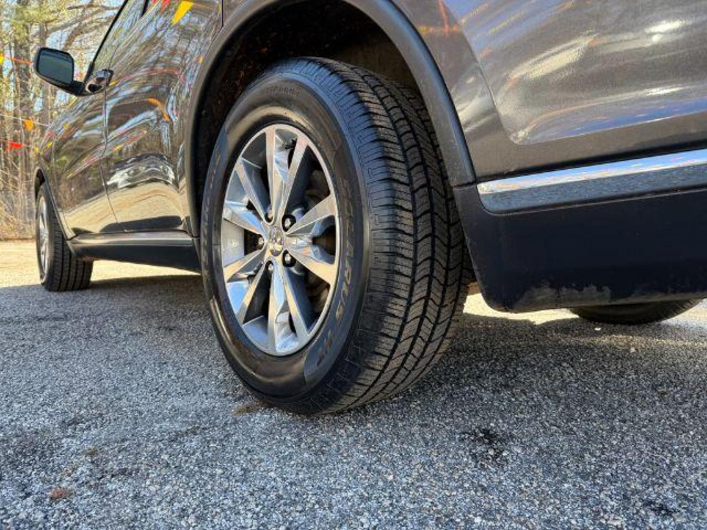 2015 Gray Dodge Durango Limited 2WD (1C4RDHDG7FC) with an 3.6L V6 DOHC 24V engine, 8-Speed Automatic transmission, located at 1806 Veterans Memorial Hwy SW, Austell, GA, 30168, (770) 944-9558, 33.817959, -84.606987 - Photo#13