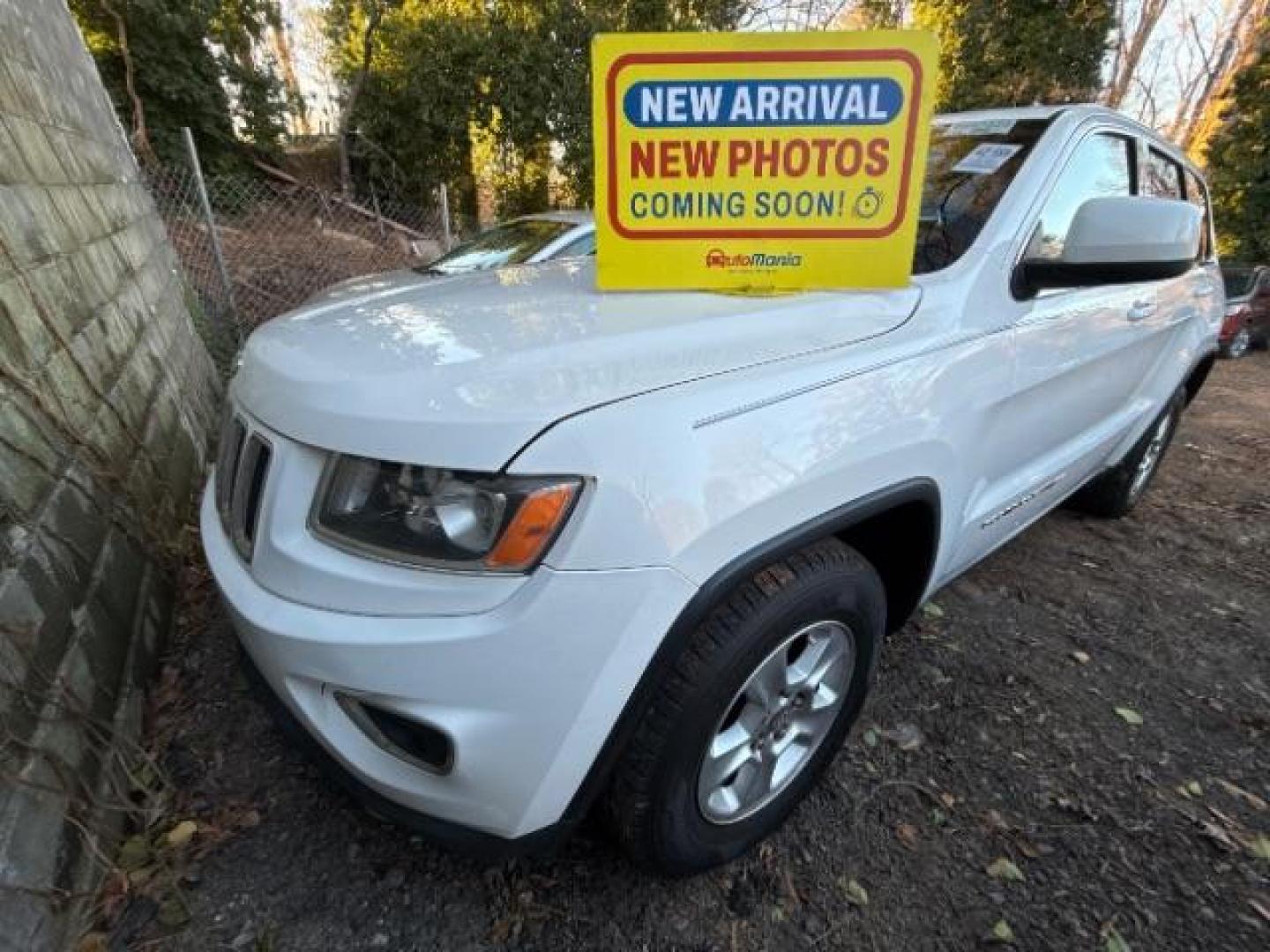 2016 White Jeep Grand Cherokee Laredo 2WD (1C4RJEAG9GC) with an 3.6L V6 DOHC 24V engine, 8-Speed Automatic transmission, located at 1806 Veterans Memorial Hwy SW, Austell, GA, 30168, (770) 944-9558, 33.817959, -84.606987 - Photo#0