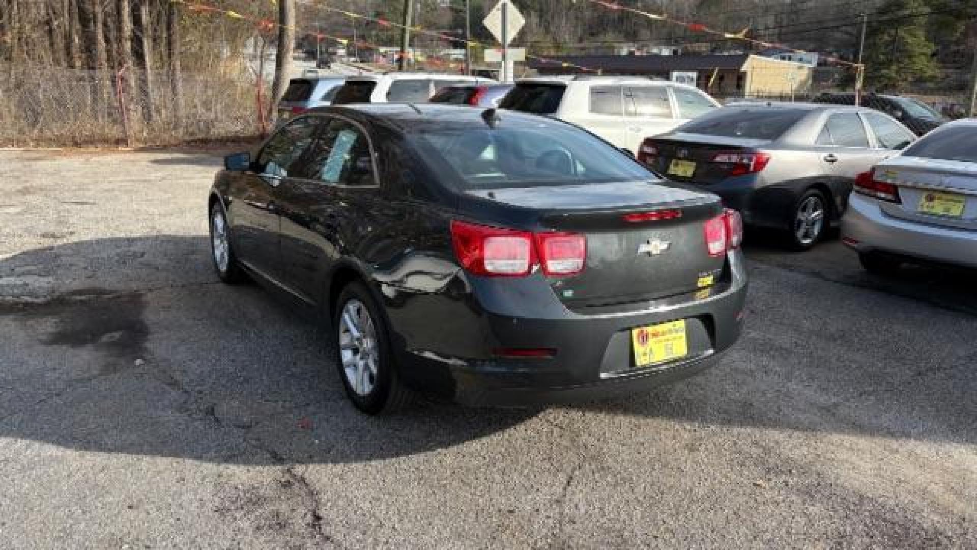 2014 Gray Chevrolet Malibu 1LT (1G11C5SL4EF) with an 2.5L L4 DOHC 16V engine, 6-Speed Automatic transmission, located at 1806 Veterans Memorial Hwy SW, Austell, GA, 30168, (770) 944-9558, 33.817959, -84.606987 - Photo#5