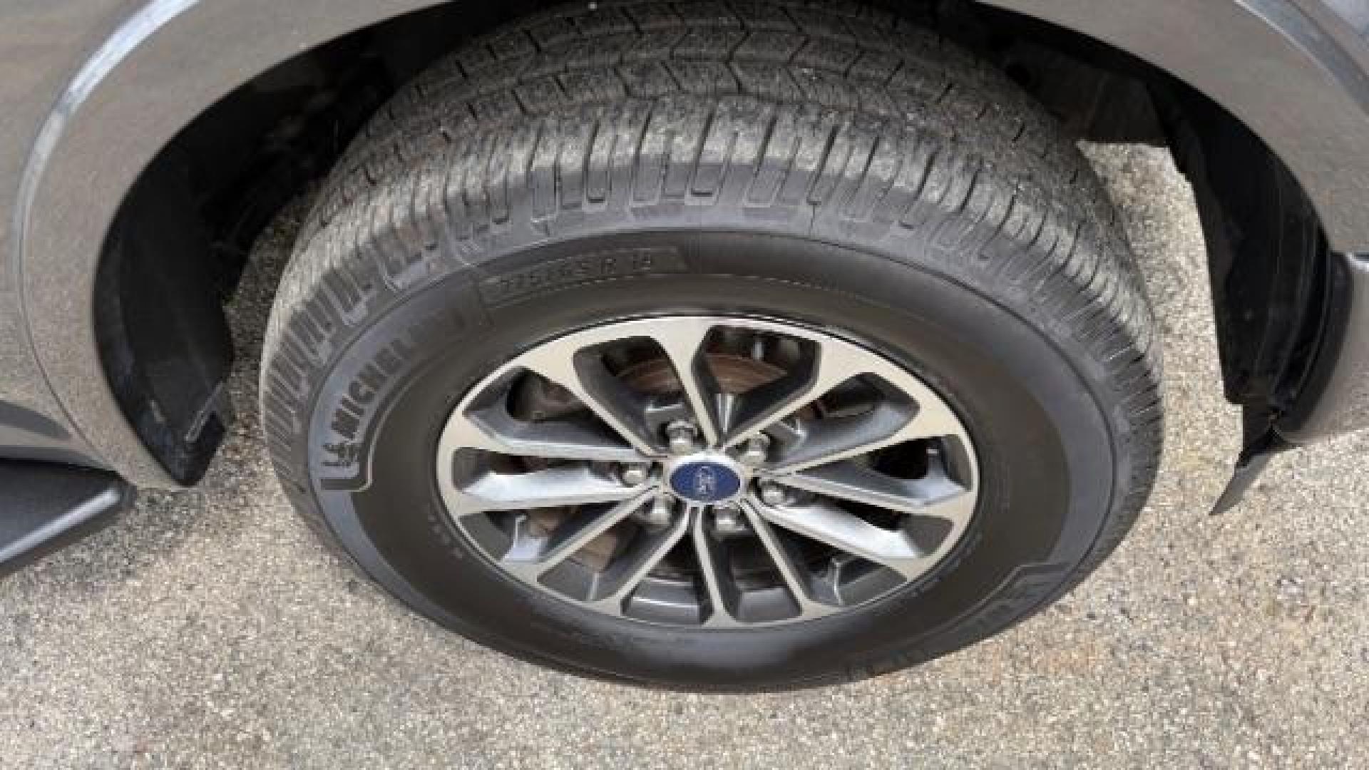 2018 Gray Ford F-150 XLT SuperCrew 6.5-ft. Bed 4WD (1FTEW1EG0JF) with an 3.5L V6 TURBO engine, 6-Speed Automatic transmission, located at 1806 Veterans Memorial Hwy SW, Austell, GA, 30168, (770) 944-9558, 33.817959, -84.606987 - Photo#23