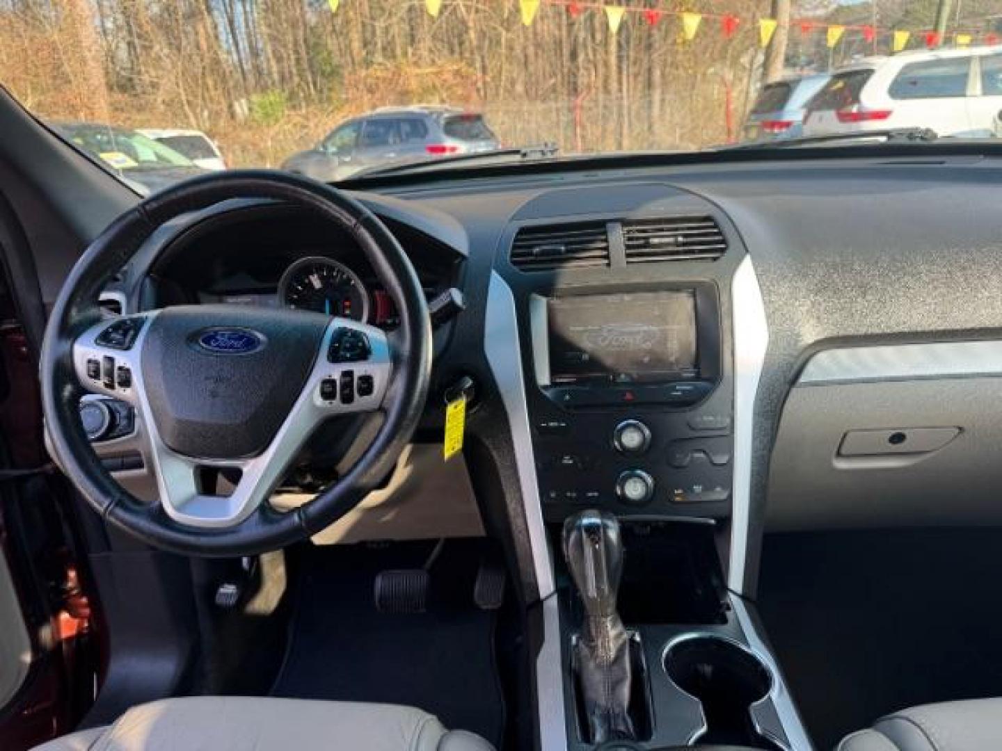 2015 Maroon Ford Explorer XLT 4WD (1FM5K8D80FG) with an 3.5L V6 DOHC 24V engine, 6-Speed Automatic transmission, located at 1806 Veterans Memorial Hwy SW, Austell, GA, 30168, (770) 944-9558, 33.817959, -84.606987 - Photo#13