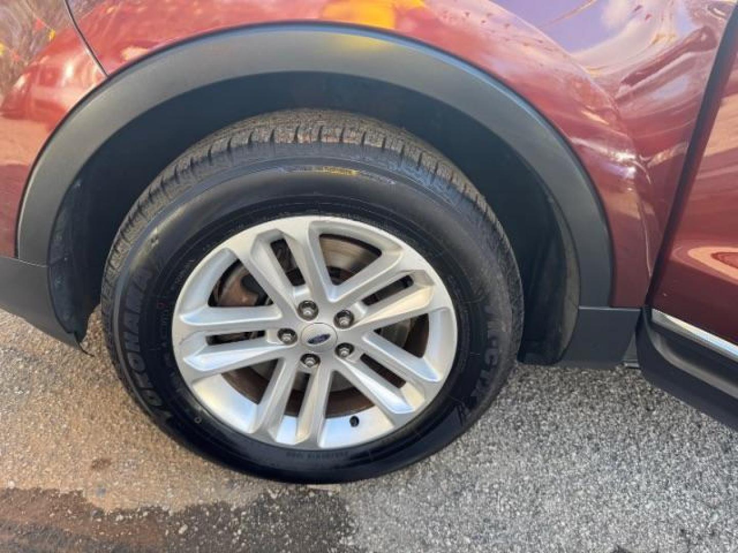 2015 Maroon Ford Explorer XLT 4WD (1FM5K8D80FG) with an 3.5L V6 DOHC 24V engine, 6-Speed Automatic transmission, located at 1806 Veterans Memorial Hwy SW, Austell, GA, 30168, (770) 944-9558, 33.817959, -84.606987 - Photo#21