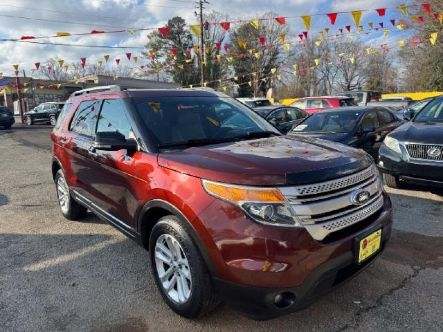 2015 Maroon Ford Explorer XLT 4WD (1FM5K8D80FG) with an 3.5L V6 DOHC 24V engine, 6-Speed Automatic transmission, located at 1806 Veterans Memorial Hwy SW, Austell, GA, 30168, (770) 944-9558, 33.817959, -84.606987 - Photo#2