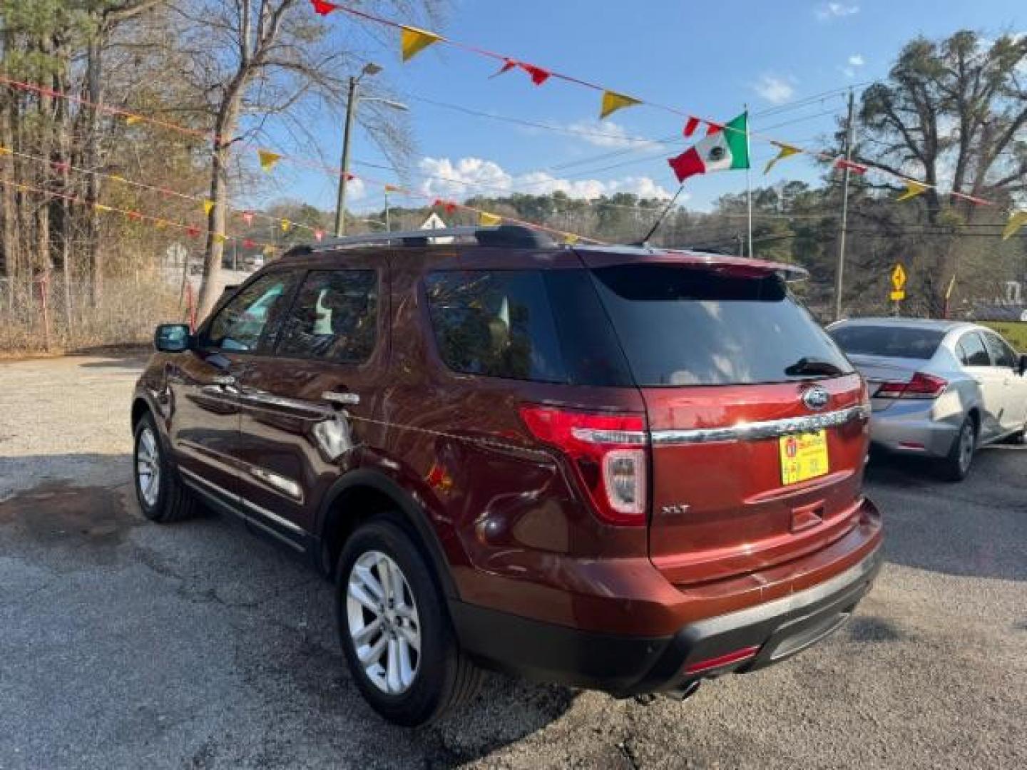 2015 Maroon Ford Explorer XLT 4WD (1FM5K8D80FG) with an 3.5L V6 DOHC 24V engine, 6-Speed Automatic transmission, located at 1806 Veterans Memorial Hwy SW, Austell, GA, 30168, (770) 944-9558, 33.817959, -84.606987 - Photo#5