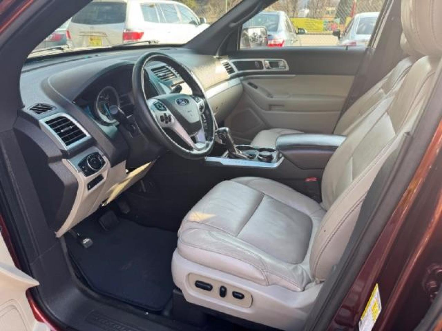 2015 Maroon Ford Explorer XLT 4WD (1FM5K8D80FG) with an 3.5L V6 DOHC 24V engine, 6-Speed Automatic transmission, located at 1806 Veterans Memorial Hwy SW, Austell, GA, 30168, (770) 944-9558, 33.817959, -84.606987 - Photo#6